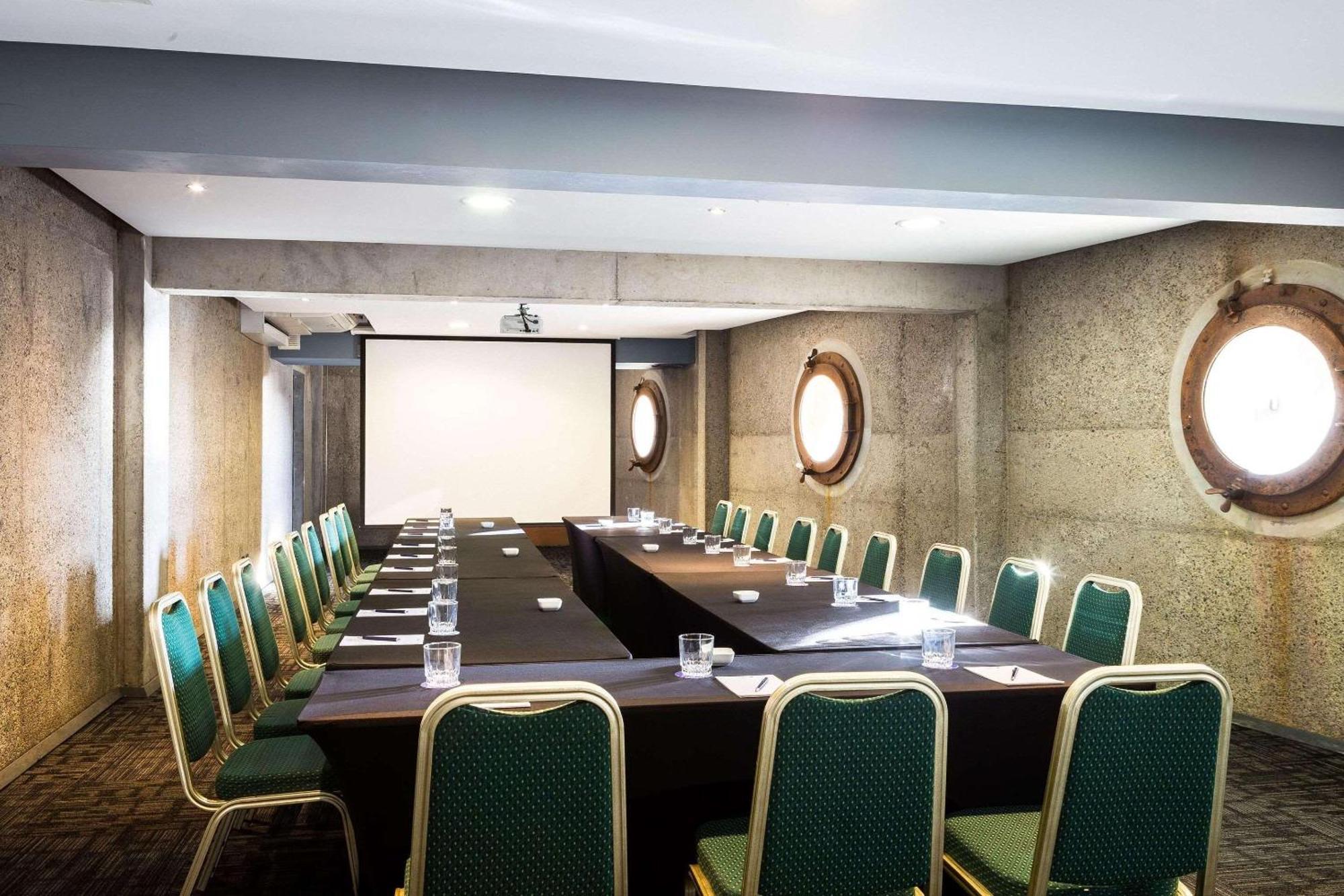 Radisson Blu Acqua Hotel & Spa Concón Exterior foto The meeting room