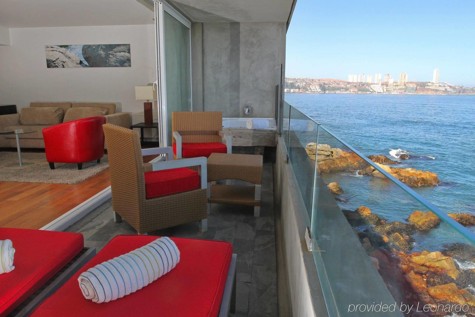 Radisson Blu Acqua Hotel & Spa Concón Quarto foto A view of the ocean from a suite at the Hotel Icon